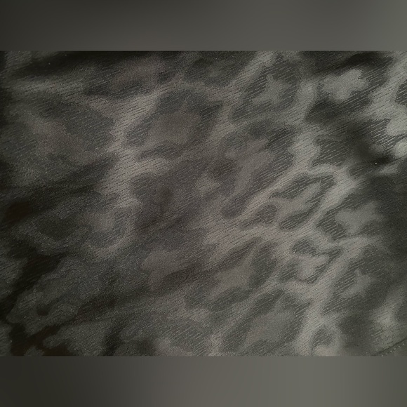 ANN TAYLOR Black Damask Jacquard Wrap Belted Blouse Jacket Size 10 NWT - Picture 5 of 6